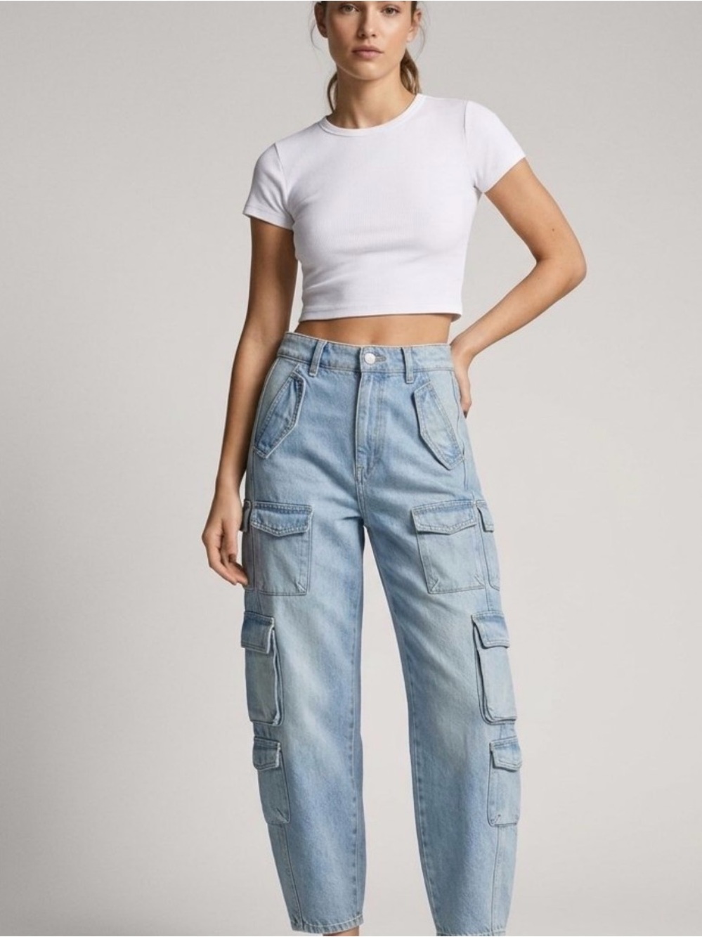 ZARA High-Waisted Barrel Leg Cargo Jeans Light Blue Multi-Pocket - Size 4 0507